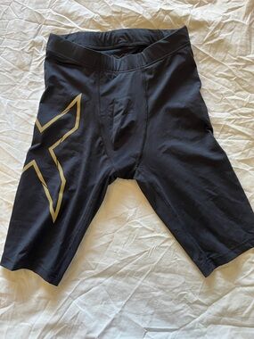 2XU LIGHT SPEED COMPRESSION SHORTS